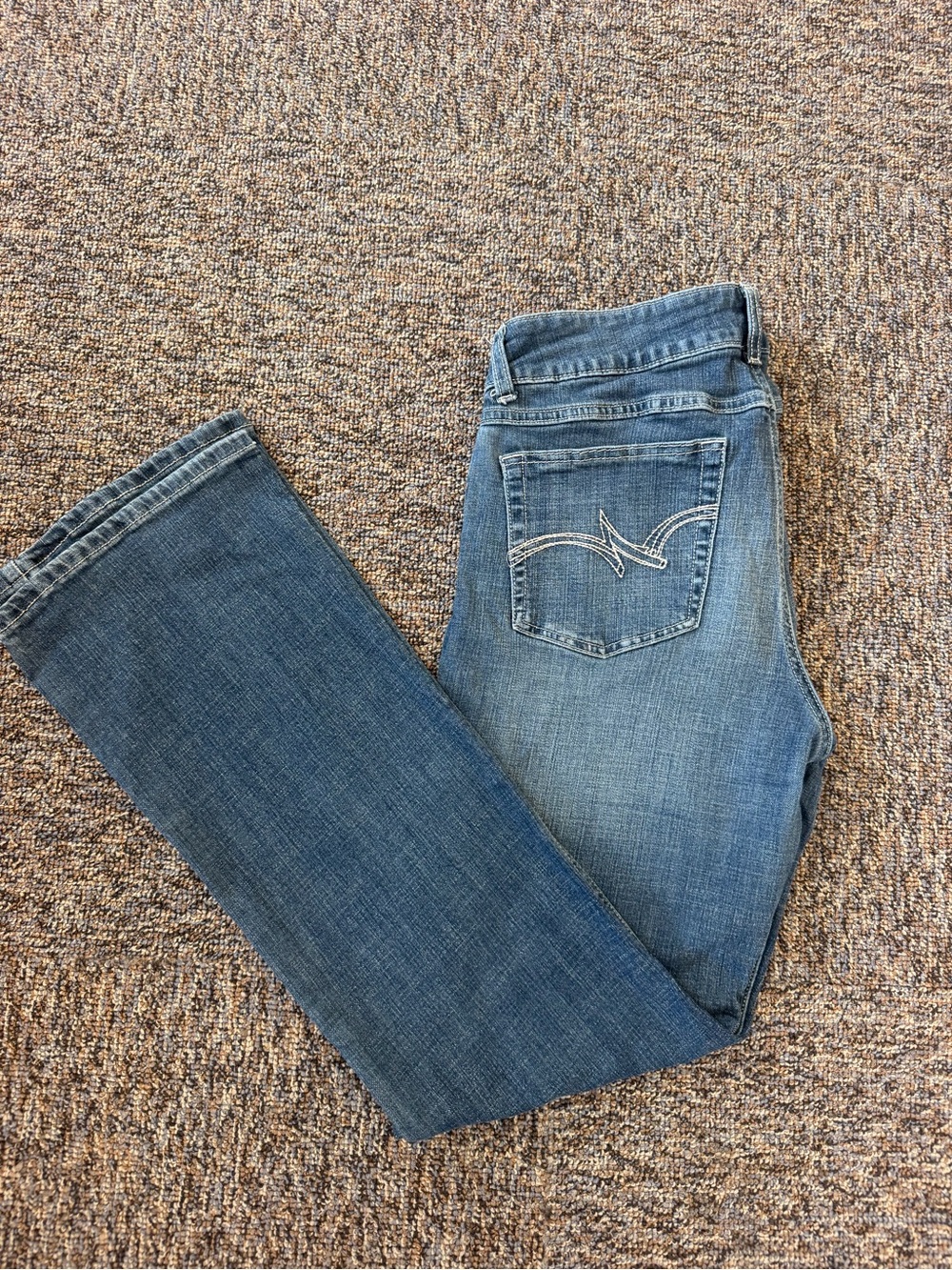 Wrangler Women’s Boot Cut Jeans - Light Blue Wash Size 11 X 32
